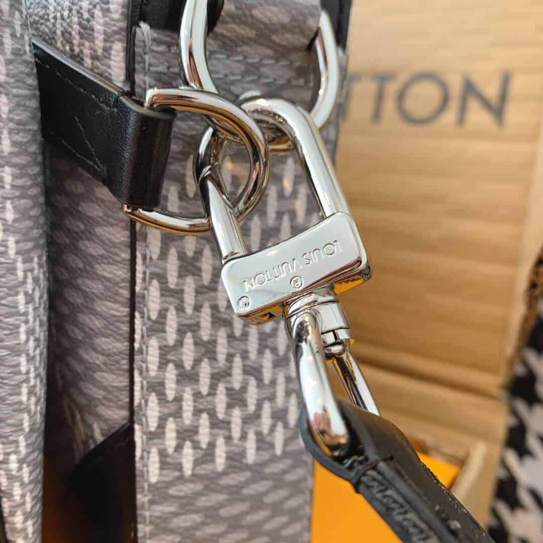 N50027 Louis Vuitton Damier Graphite TRIO MESSENGER